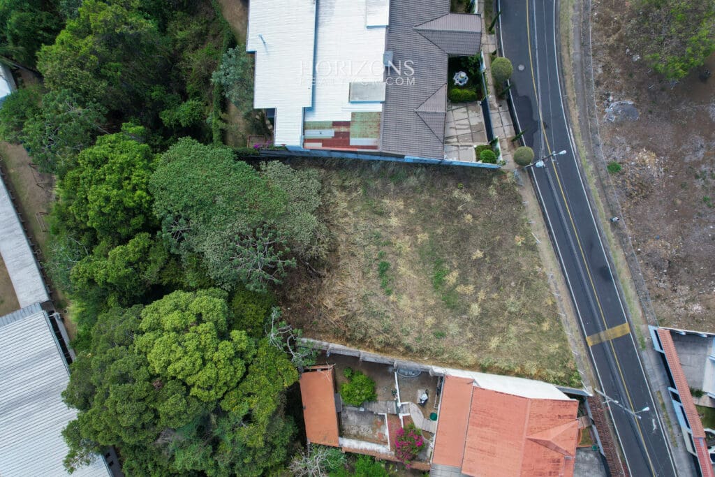 Lote 1211m2 Independiente en Ayarco Curridabat 30m de Frente nja1232