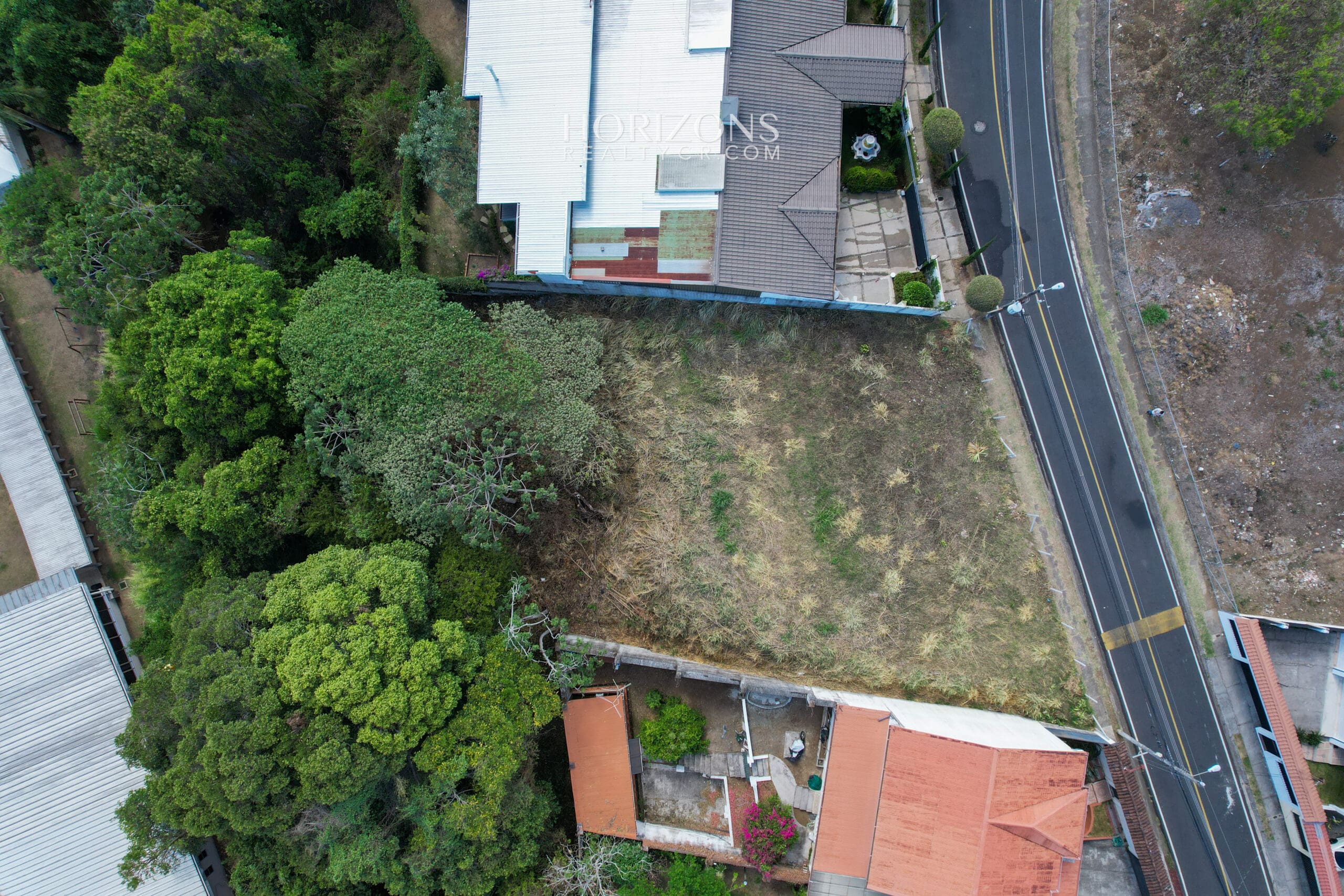 Lote 1211m2 Independiente en Ayarco Curridabat 30m de Frente nja1232