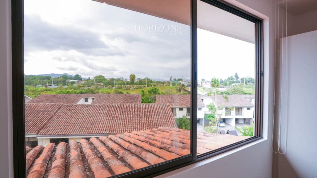 Casa M. GRANDE En Condominio la Estefana 227m2 Sabanilla Amplio Patio nja1233