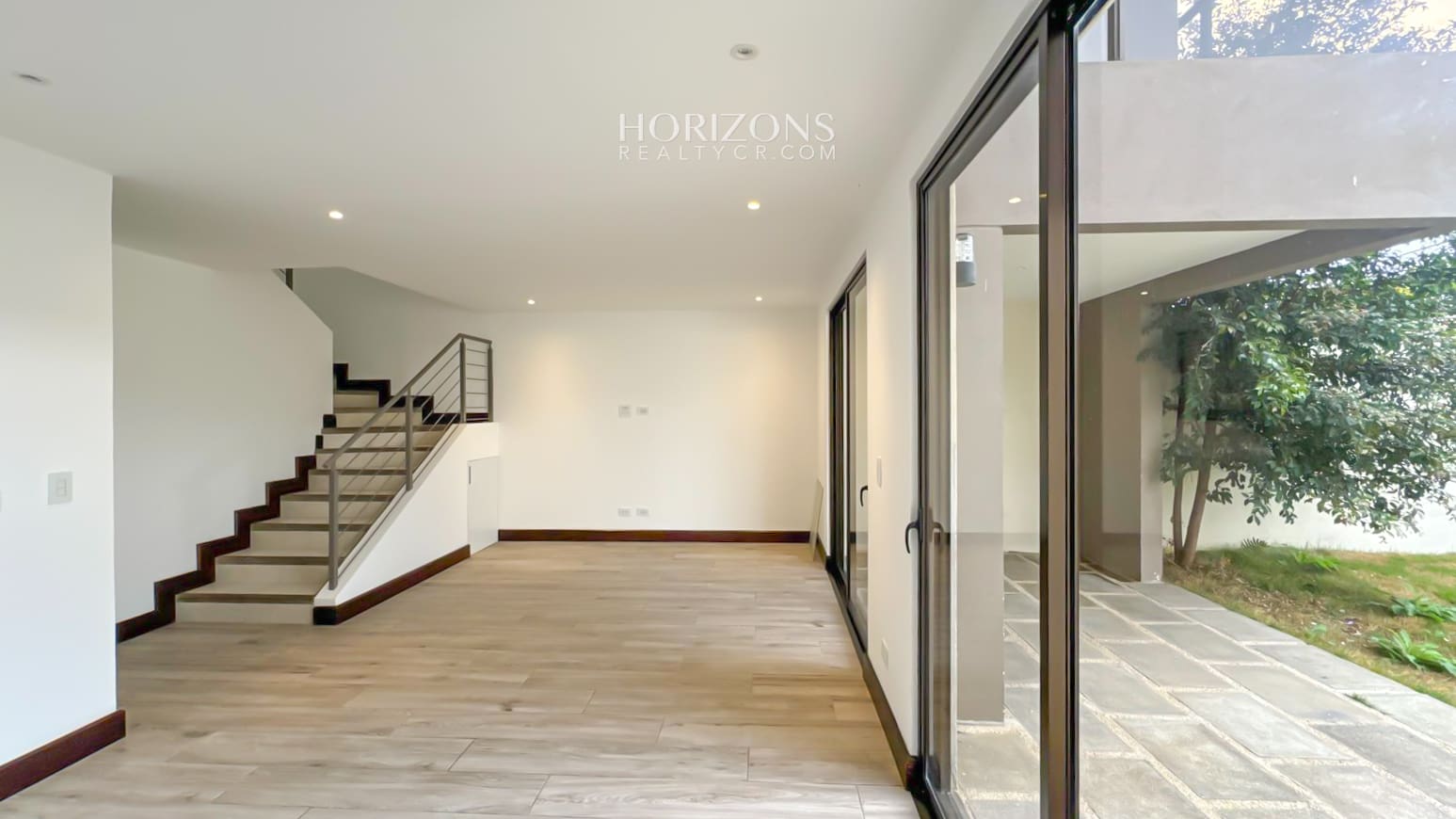 Casa M. GRANDE En Condominio la Estefana 227m2 Sabanilla Amplio Patio nja1233