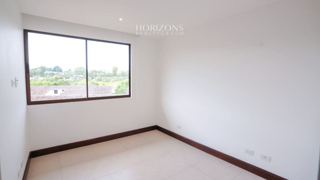 Casa M. GRANDE En Condominio la Estefana 227m2 Sabanilla Amplio Patio nja1233
