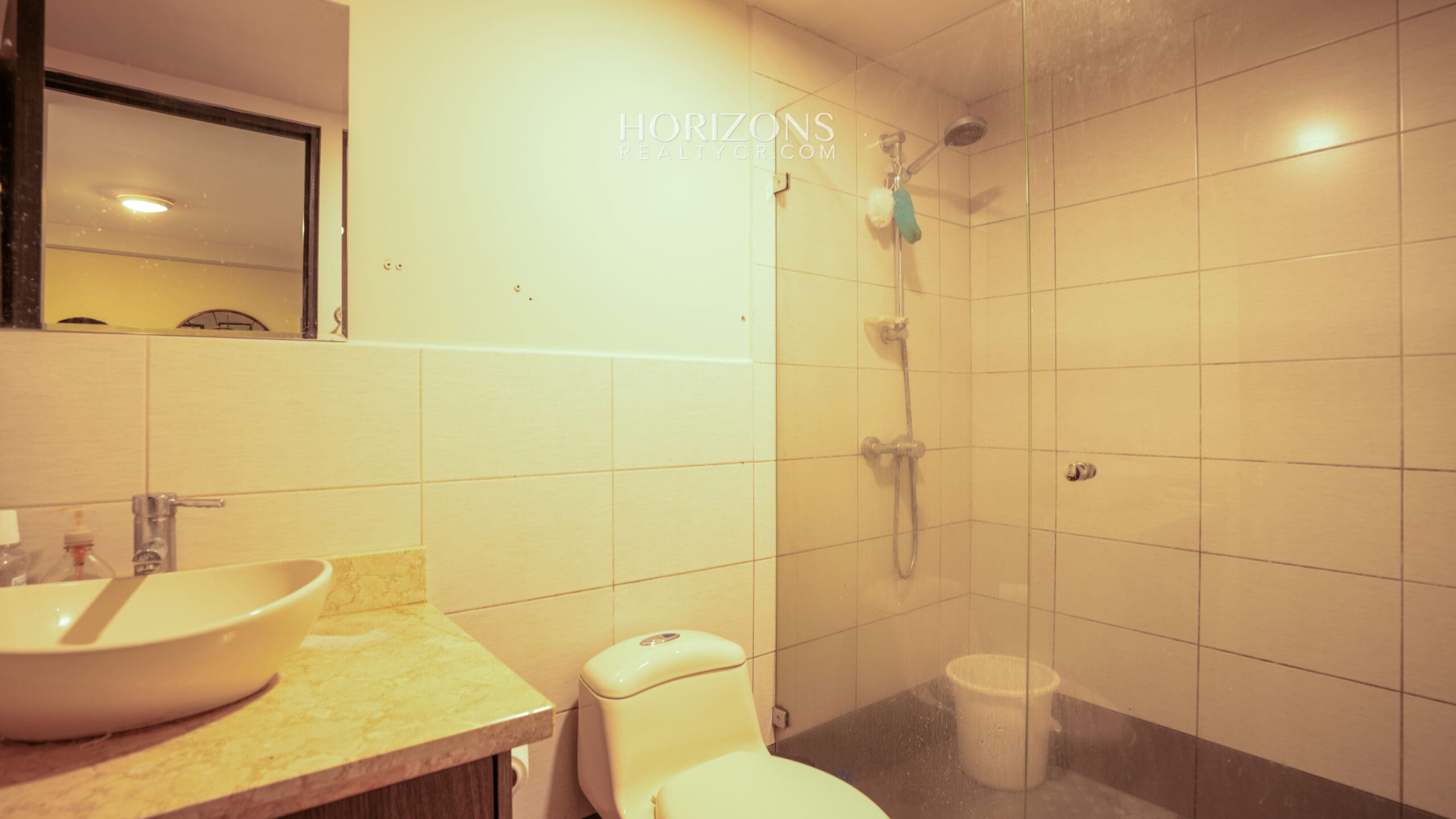 Apartamento en Primer Nivel Condominio la Floresta 1 Habitacion nja1234