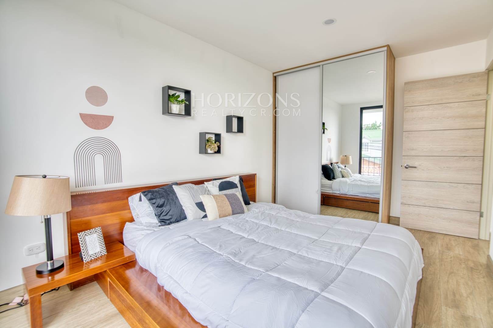 Venta de Casa Moderna en Sabanilla Excelente Ubicación y Acabados Para Estrenar nja1240
