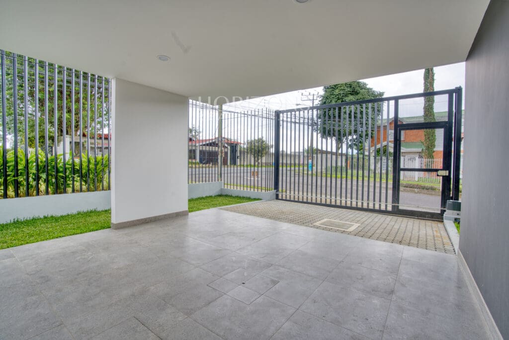 Venta de Casa Moderna en Sabanilla Excelente Ubicación y Acabados Para Estrenar nja1240