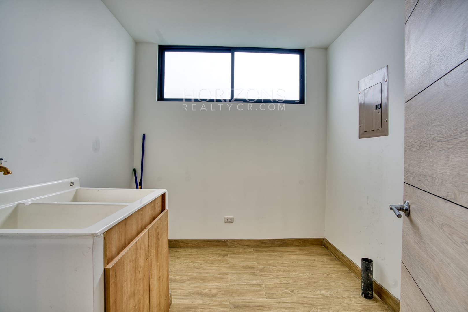 Venta de Casa Moderna en Sabanilla Excelente Ubicación y Acabados Para Estrenar nja1240
