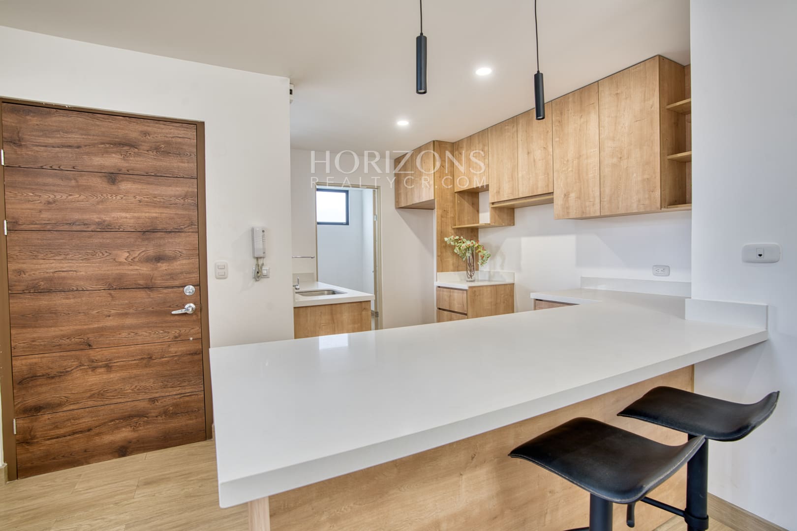 Venta de Casa Moderna en Sabanilla Excelente Ubicación y Acabados Para Estrenar nja1240