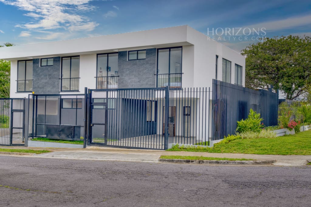 Venta De Casa Moderna En Sabanilla Excelente Ubicación Y Acabados Para Estrenar Nja1240
