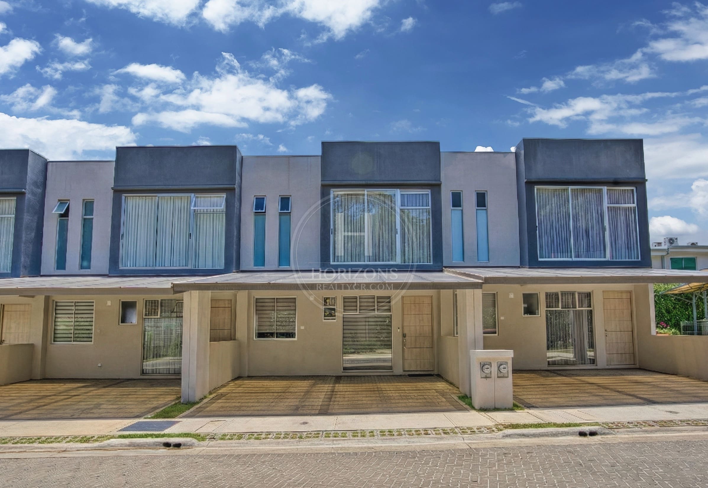 Moderna Casa En Venta Condominio Ayarco Boulevard Blvd Curridabat Con Habitación En Primer Nivel Nja1237