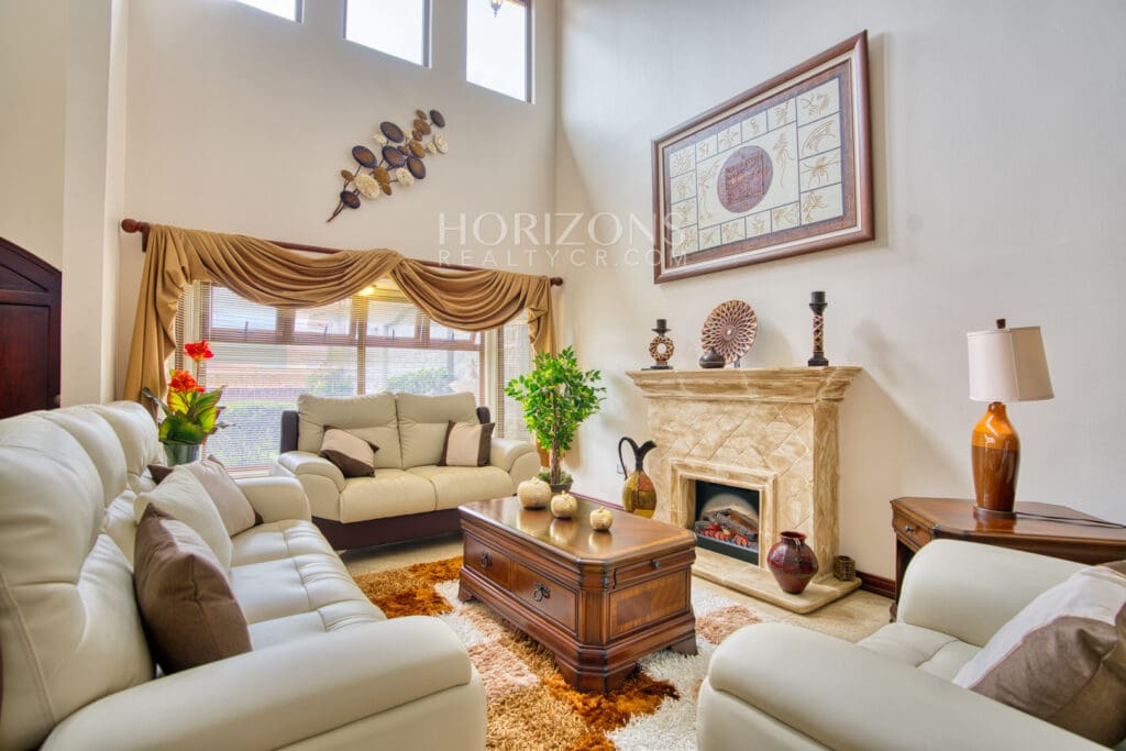 Casa con Acabados de Lujo en Residencial Sierras de La Union nja1243
