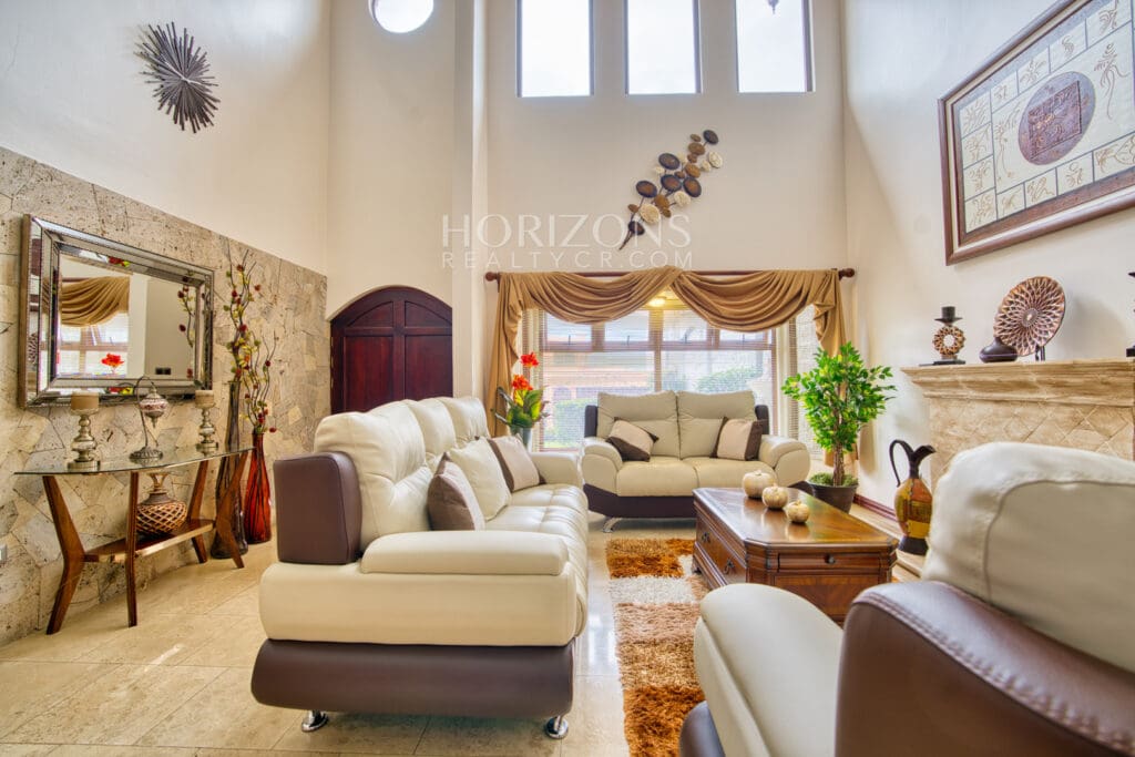 Casa con Acabados de Lujo en Residencial Sierras de La Union nja1243