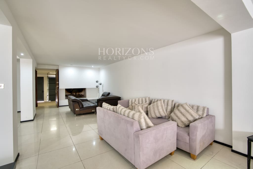 Se Vende Casa Contemporánea Residencial el Molino Cartago 5 Habitaciones Terrazas con Vistas nja1250