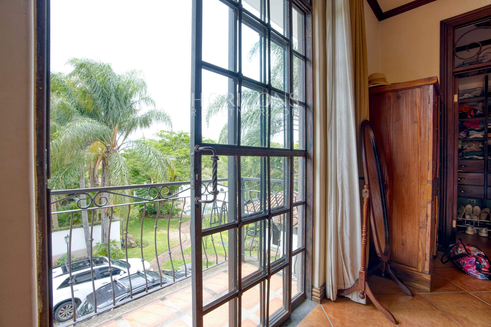 Casa en Guachipelín Escazú 3 Habitaciones y Área Verde en Condominio Privado NJA1249