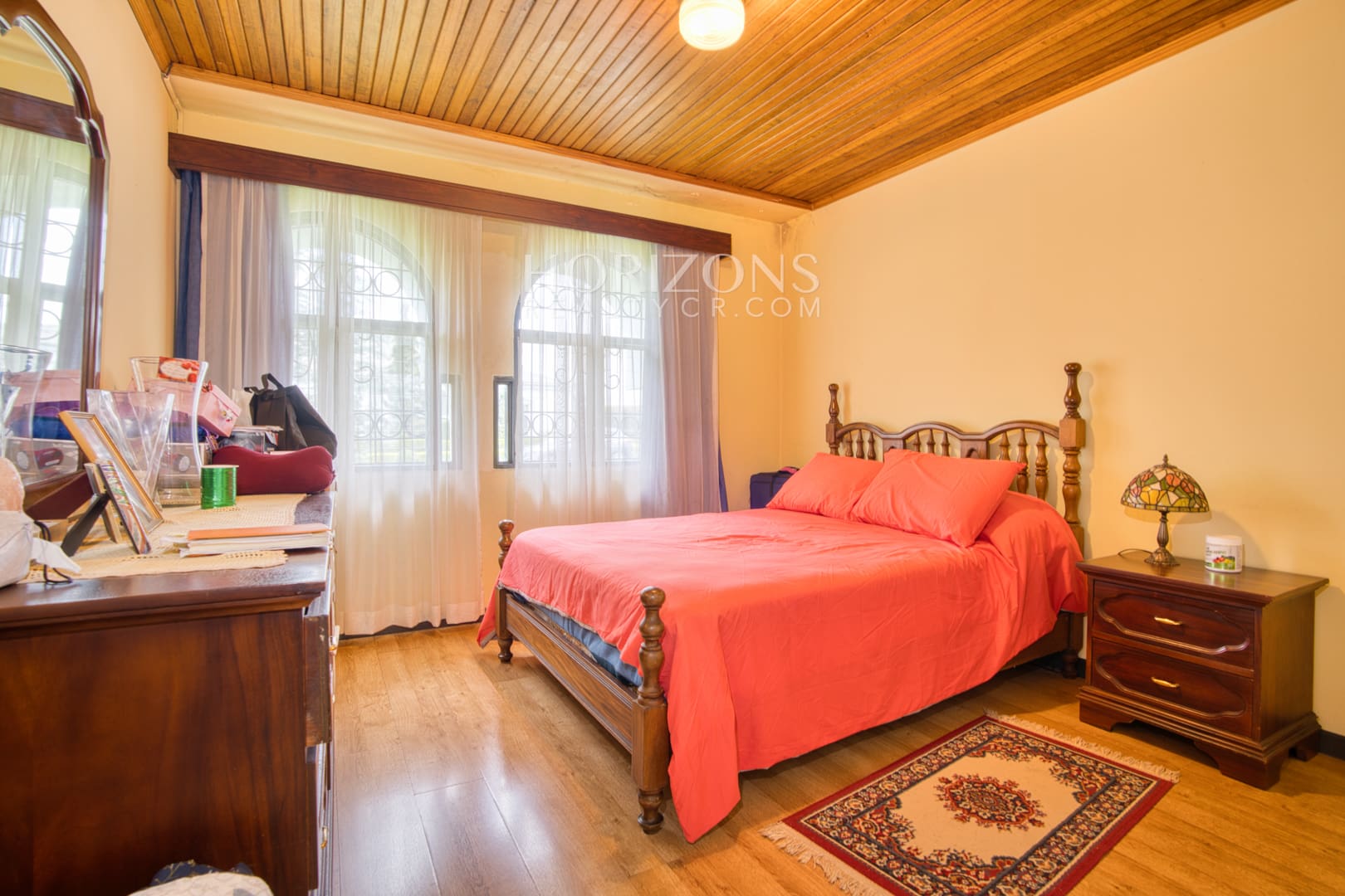 Casa con Uso de Suelo Mixto en Pinares de Curridabat Con 1,616m2 de Terreno – Ideal para Negocio o Residencia a 200 m de Momentum Pinares nja1247