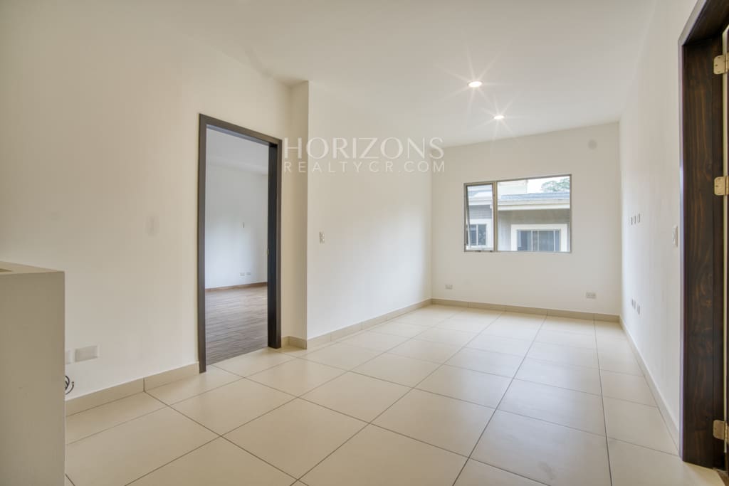 En Venta Cómoda Casa en Condominio Pinares Curridabat Vista a Reserva y Naturaleza nja1245