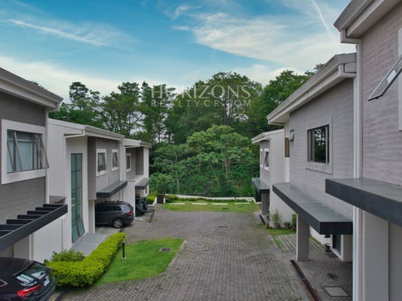 En Venta Cómoda Casa En Condominio Pinares Curridabat Vista A Reserva Y Naturaleza Nja1245