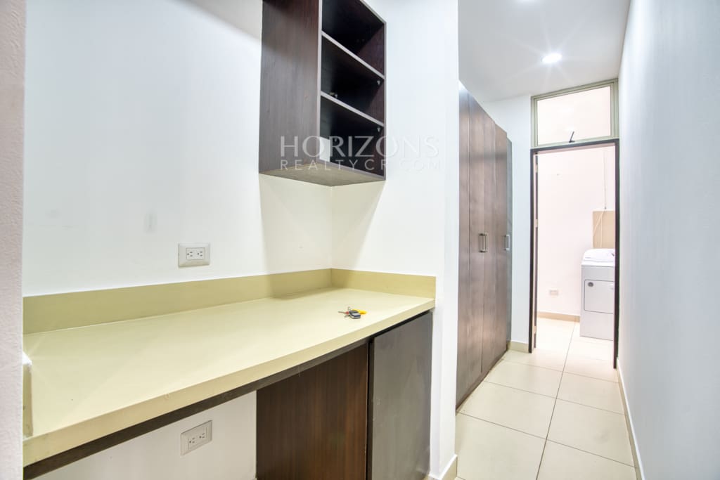 En Venta Cómoda Casa en Condominio Pinares Curridabat Vista a Reserva y Naturaleza nja1245