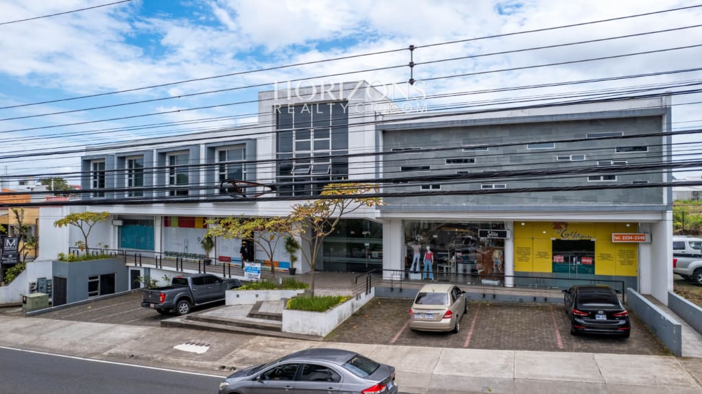Se Alquila en el Prado Curridabat Oficina + Área de Trabajo para Asistente en el Edificio Jurex Ubicado en nja1264