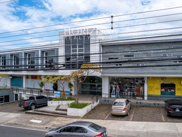 Se Alquila En El Prado Curridabat Oficina + Área De Trabajo Para Asistente En El Edificio Jurex Ubicado En Nja1264