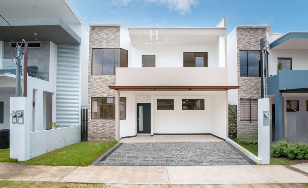 ¡Venta! Estrene Casa Con Patio En Condominio Distrito San Juan / Habitación En Primer Nivel Nja1255