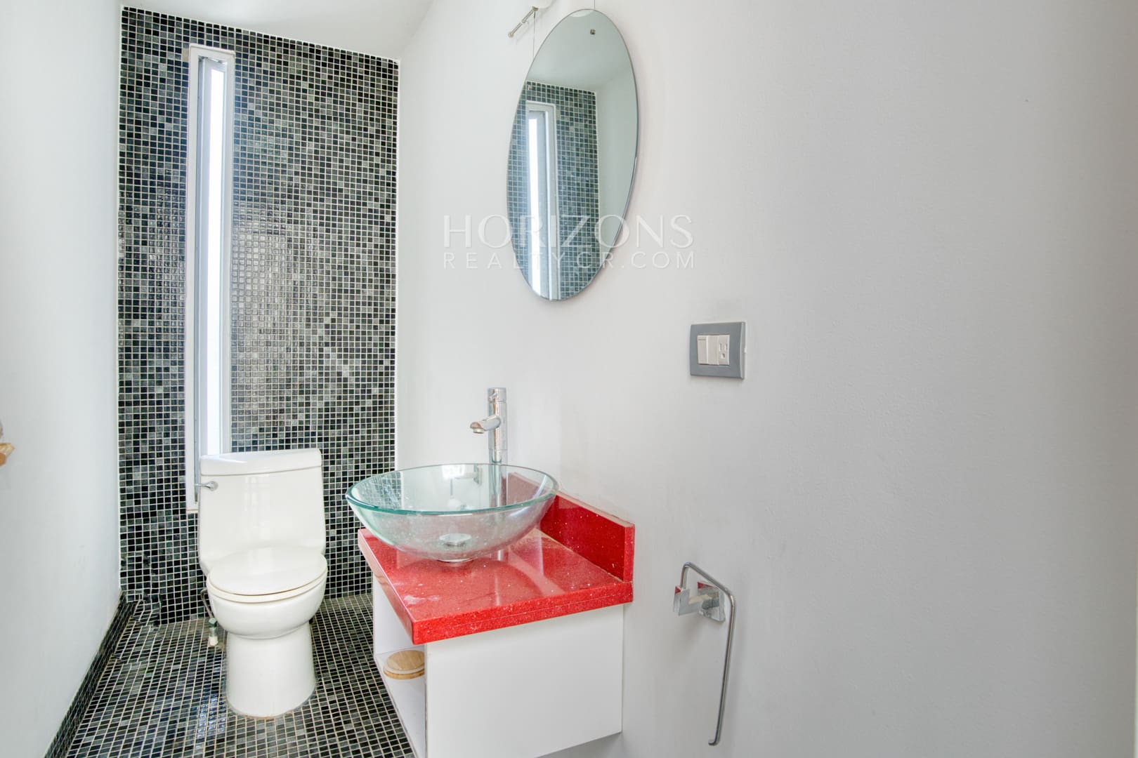 Venta de Casa Contemporánea en Residencial Altamonte Amplia Jardin Con Zona Verde.  nja1242