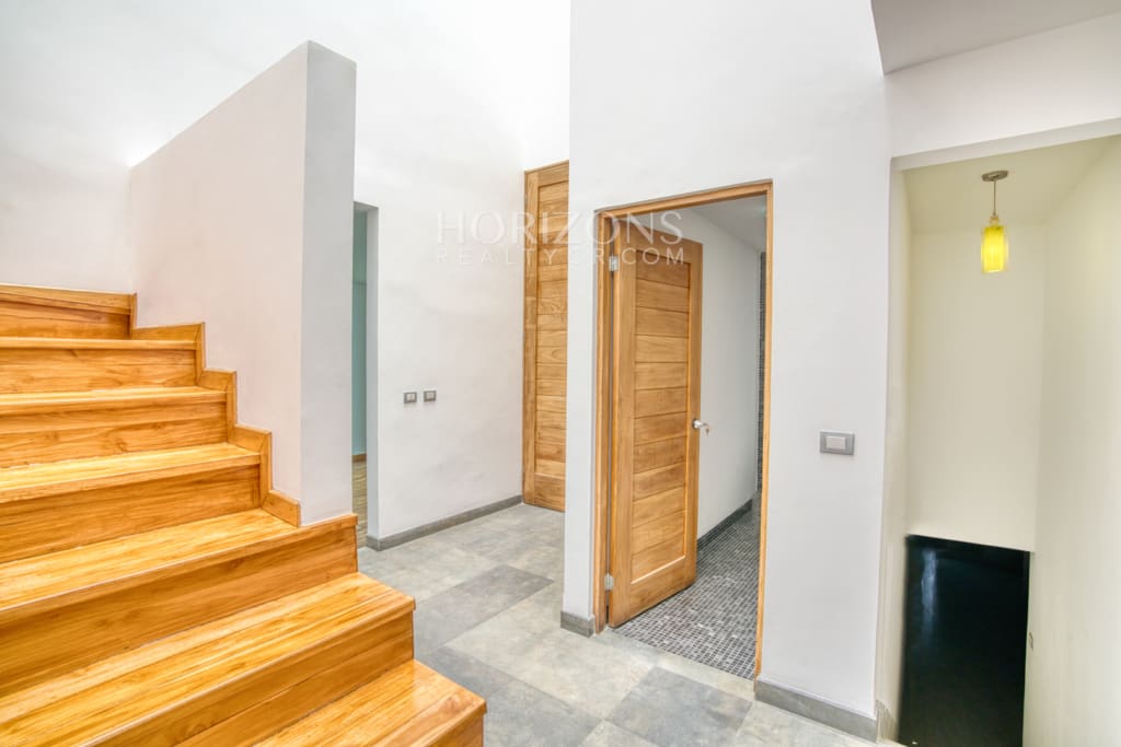Venta de Casa Contemporánea en Residencial Altamonte Amplia Jardin Con Zona Verde.  nja1242