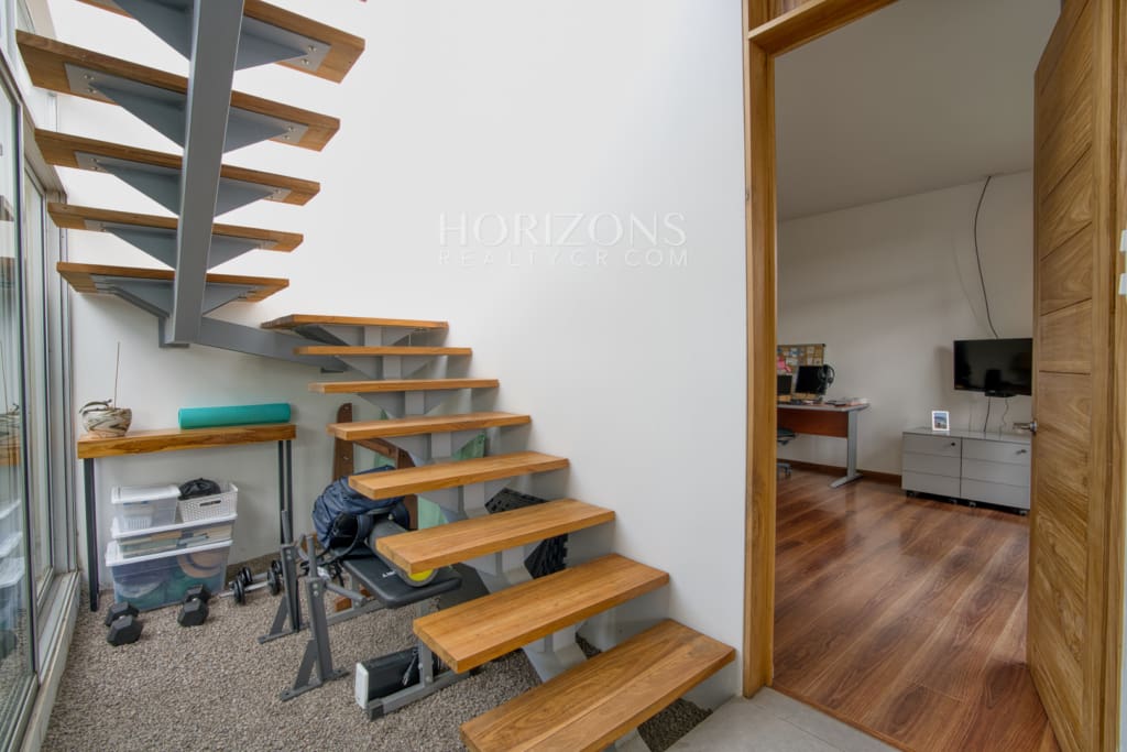 Venta de Casa Contemporánea en Condominio Rialto ubicado en Sabanilla 2 Habitaciones nja1253