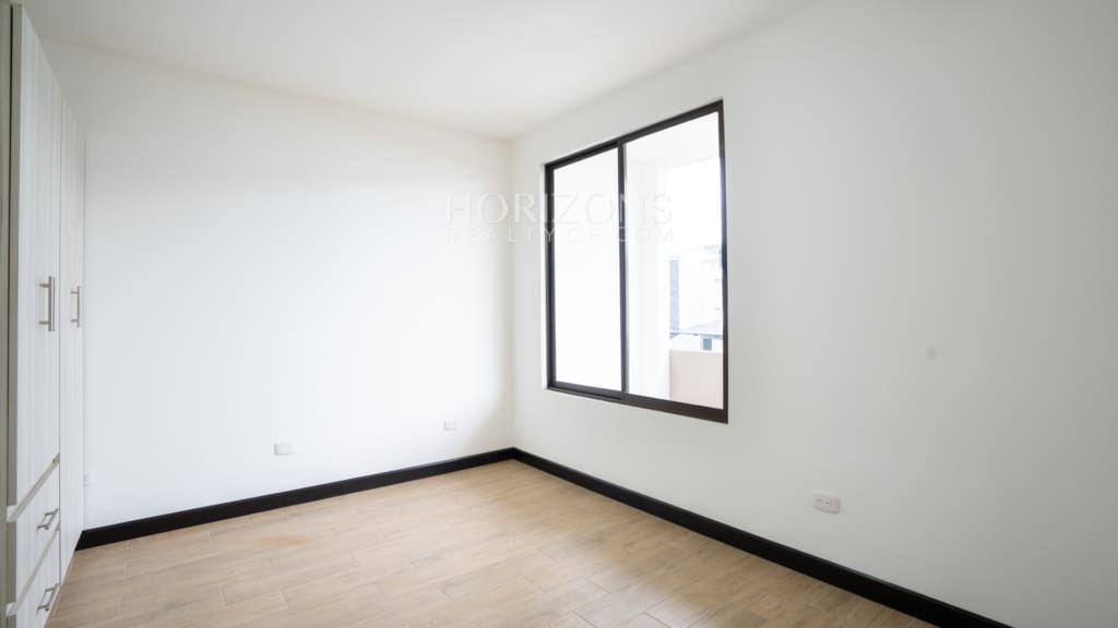 ¡Venta! Estrene Casa con Patio en Condominio Distrito San Juan / Habitación en Primer Nivel nja1255