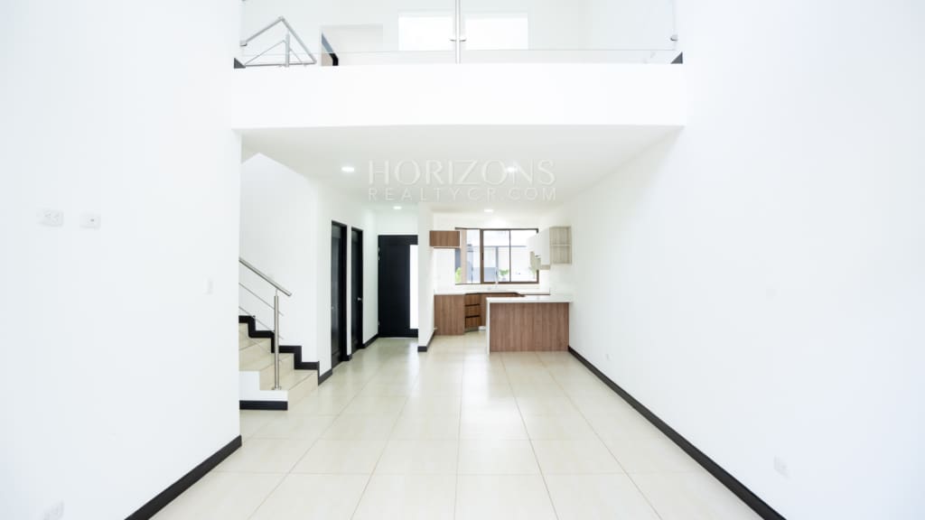 ¡Venta! Estrene Casa con Patio en Condominio Distrito San Juan / Habitación en Primer Nivel nja1255