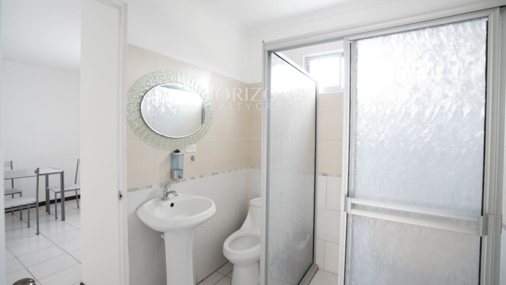 ¡Venta! Casa con Uso de Suelo Mixto en San Jose Barrio Naciones Unidas / 6 habitaciones + Patio nja1256