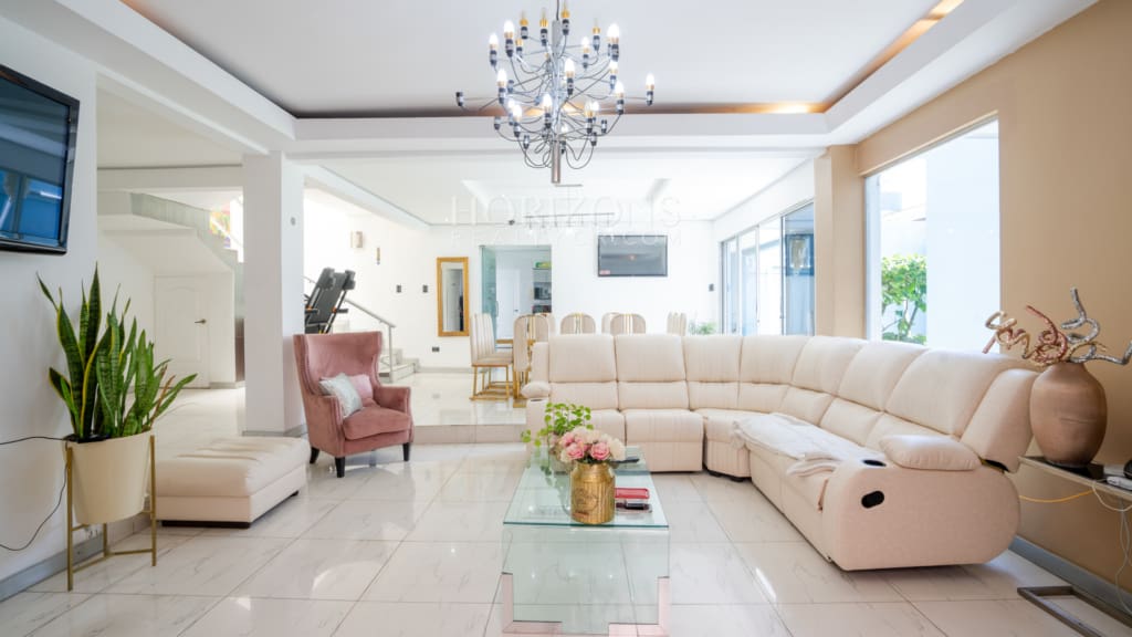 ¡Venta! Casa con Uso de Suelo Mixto en San Jose Barrio Naciones Unidas / 6 habitaciones + Patio nja1256