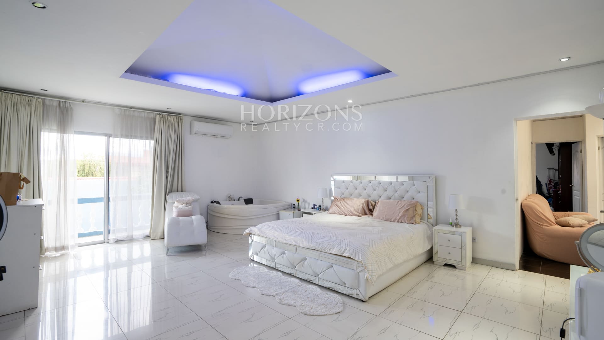 ¡Venta! Casa con Uso de Suelo Mixto en San Jose Barrio Naciones Unidas / 6 habitaciones + Patio nja1256