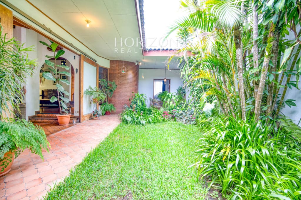 ¡Se Vende! Casa de Una Planta con Patio Residencial el Molino Cartago 4 Habitaciones 470m2 nja1257