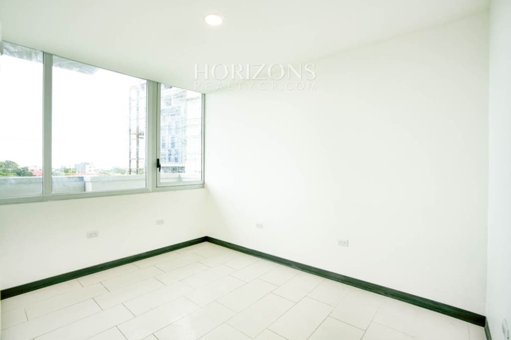 Se alquila Oficina en Latitud Dent en San Pedro 58m2 + Bodega nja1260