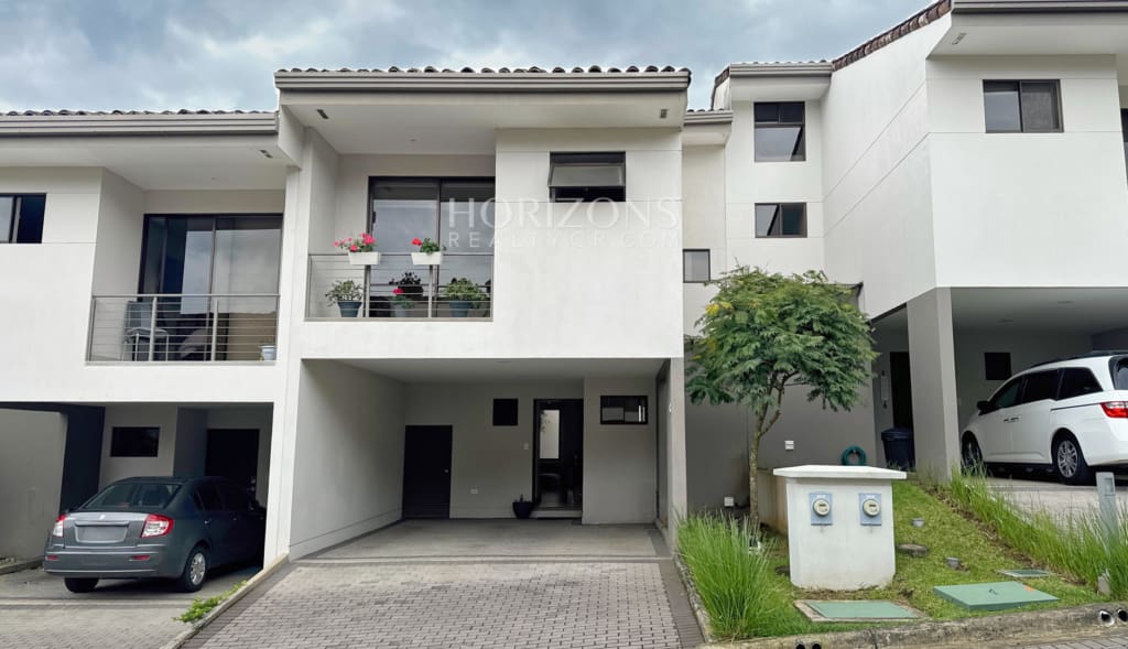 Casa en Venta Condominio la Estefana Sabanilla con Exclusivas Amenidades nja1260