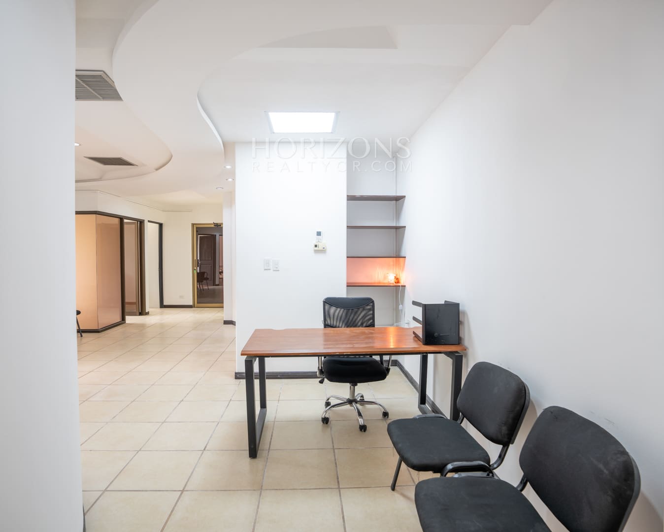 Alquiler Oficina Ubicada San Pedro en Ofiplaza del Este 110m2 nja1262