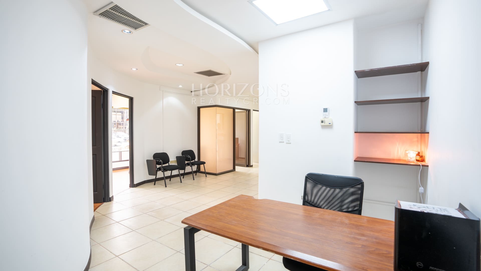 Alquiler Oficina Ubicada San Pedro en Ofiplaza del Este 110m2 nja1262