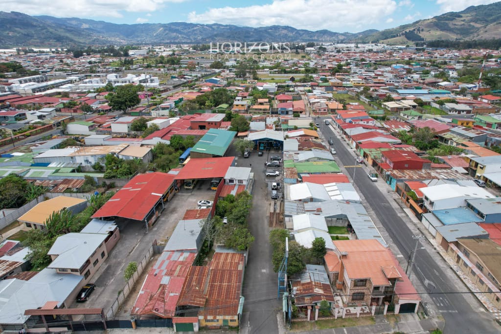 Se Vende Lubricentro En Tejar del Guarco Cartago Capacidad Para Atender 30 Vehículos njc03