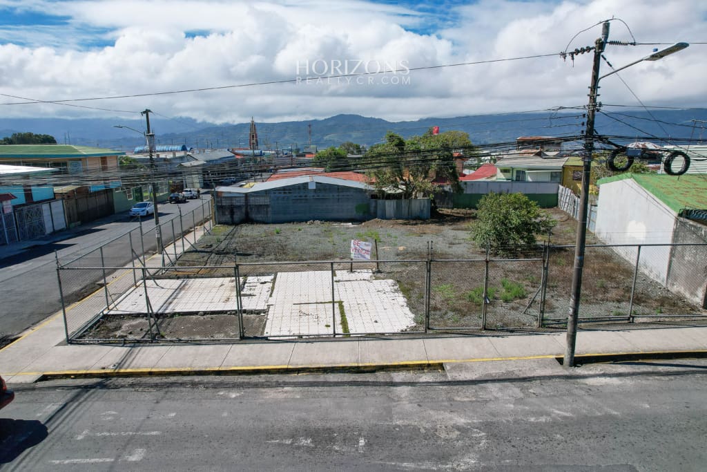 Venta de Lote Esquinero en Cartago Centro 779m² Plano Con  Uso Suelo Mixto njc05