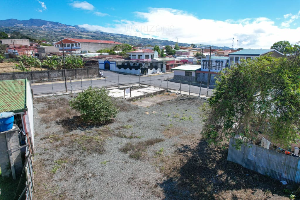 Venta de Lote Esquinero en Cartago Centro 779m² Plano Con  Uso Suelo Mixto njc05