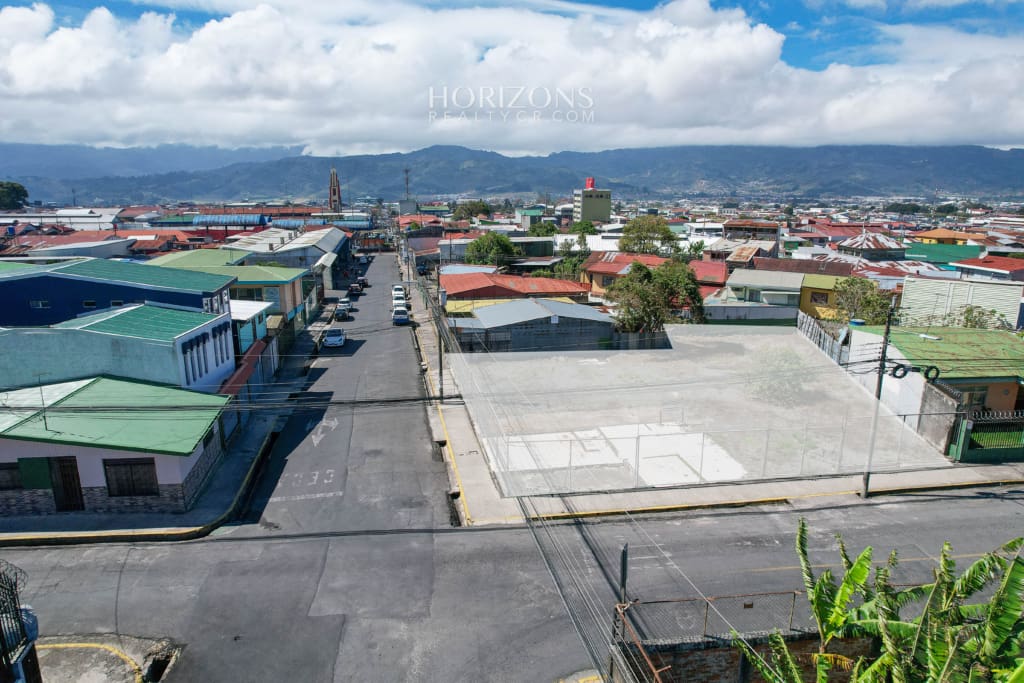 Venta De Lote Esquinero En Cartago Centro 779M² Plano Con  Uso Suelo Mixto Njc05