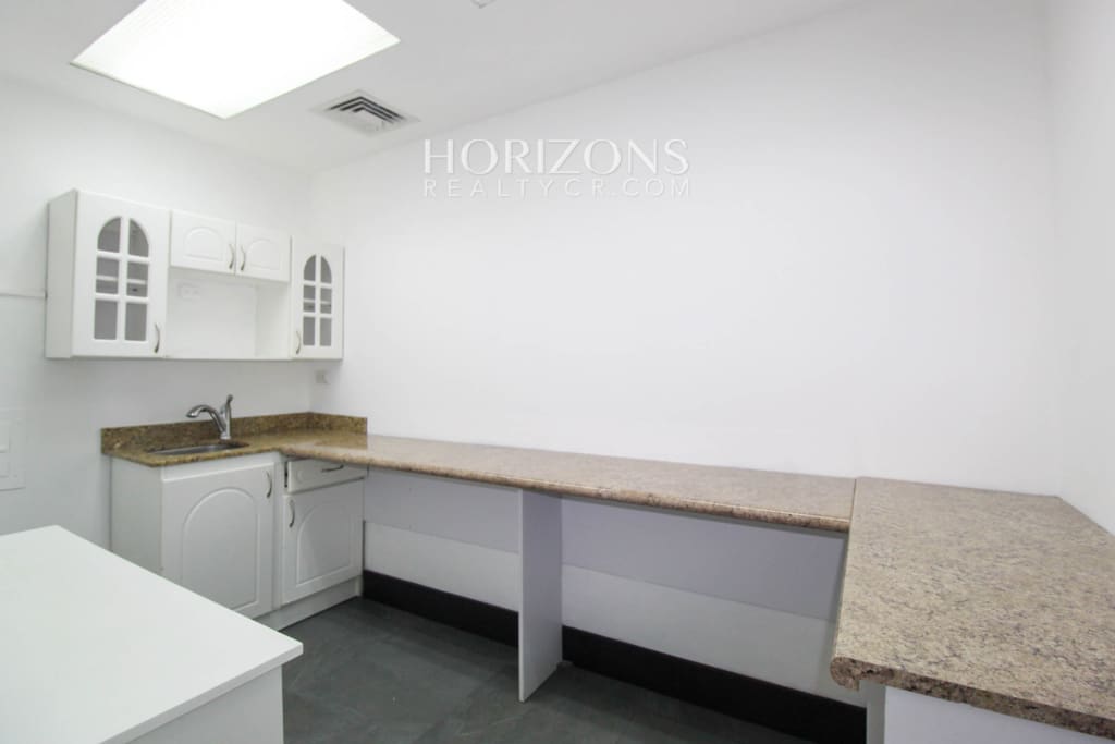 Se Alquila Oficina en San Pedro Ofiplaza del Este 154m²