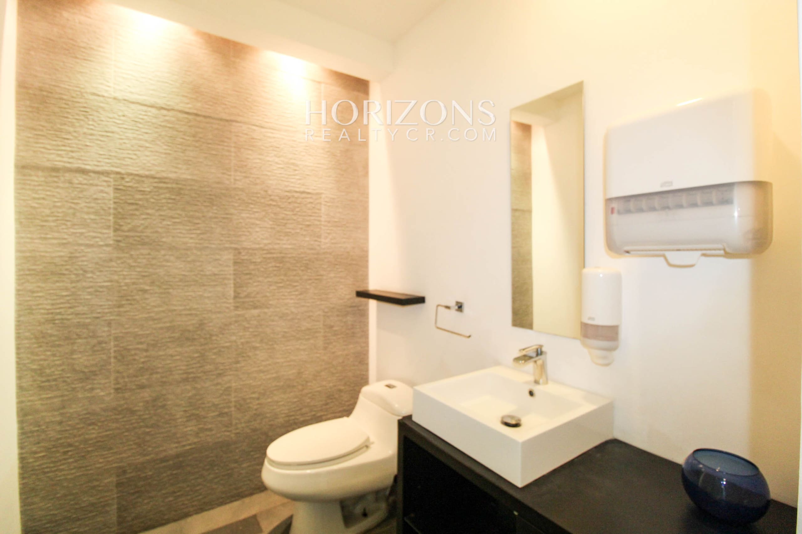Se Alquila Oficina en San Pedro Ofiplaza del Este 154m²