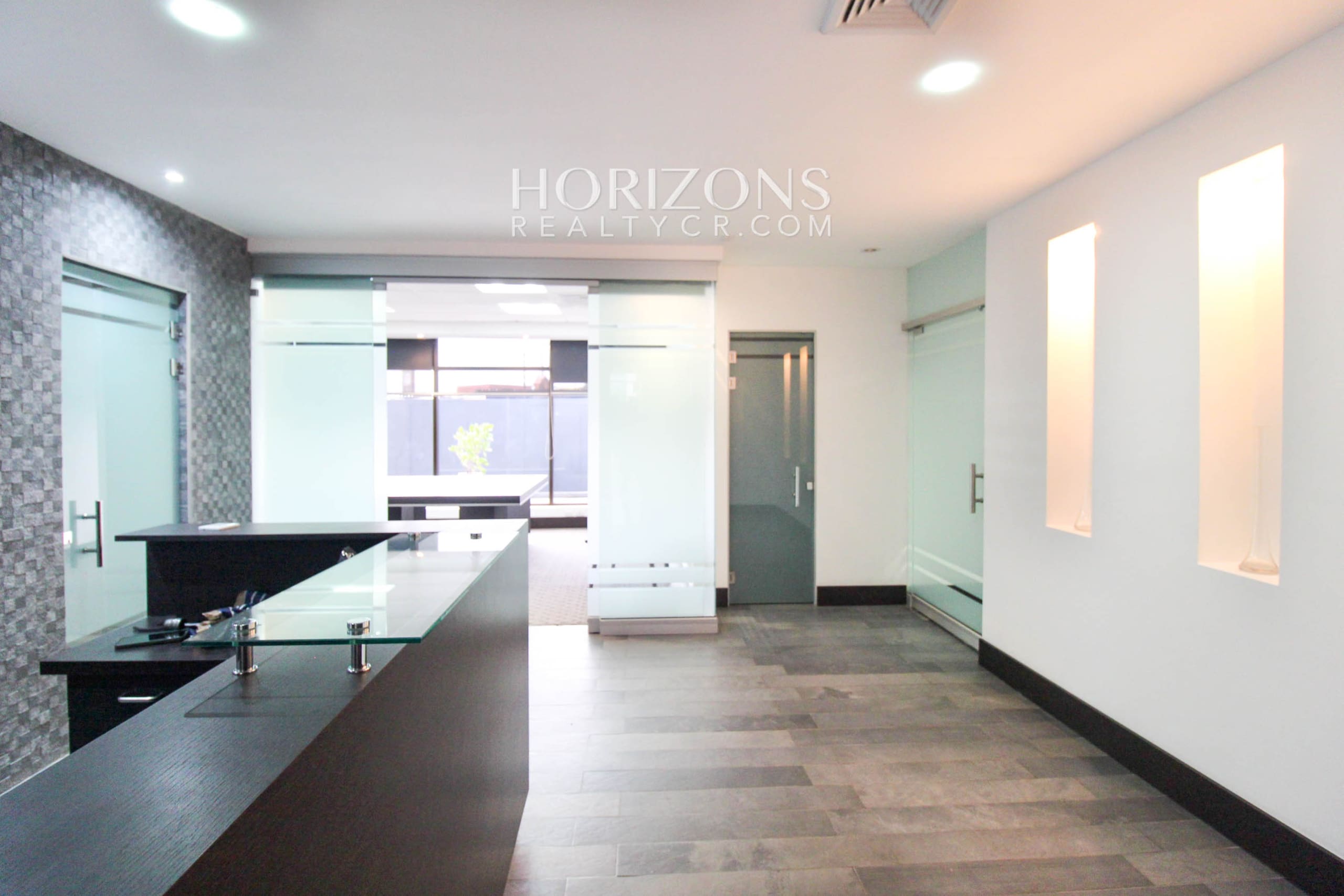 Se Alquila Oficina en San Pedro Ofiplaza del Este 154m²