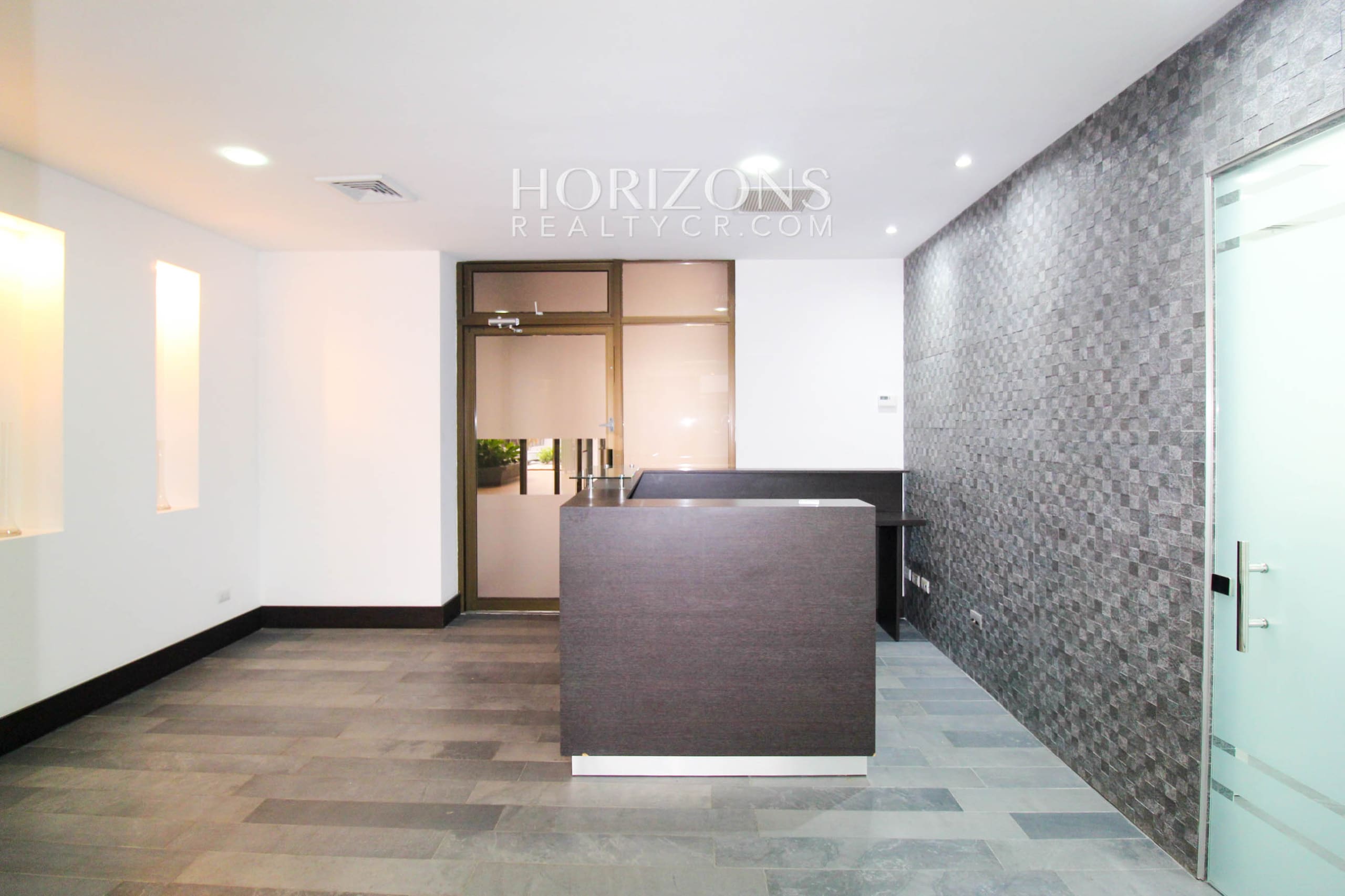 Se Alquila Oficina en San Pedro Ofiplaza del Este 154m²