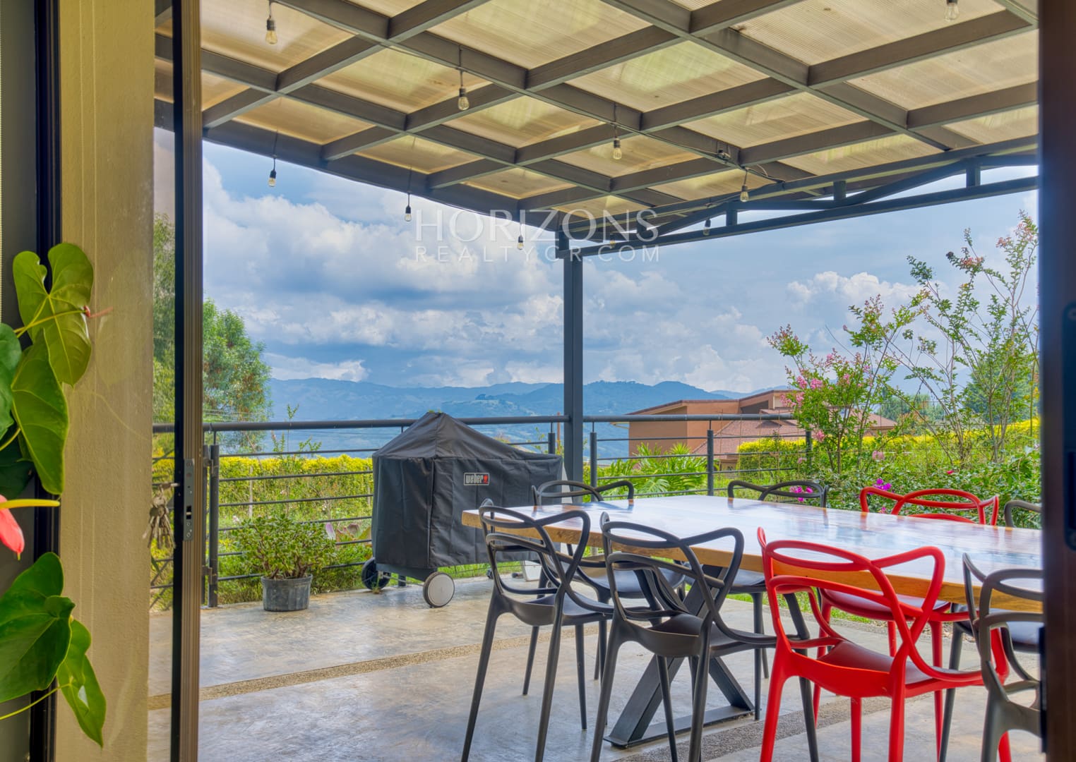 Se Vende Moderna Casa en Antolina Cartago Hermosas Vistas y Clima Fresco njc08