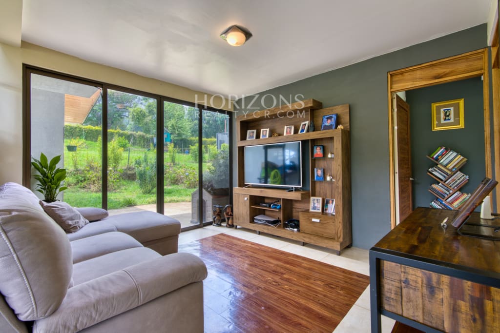 Se Vende Moderna Casa en Antolina Cartago Hermosas Vistas y Clima Fresco njc08