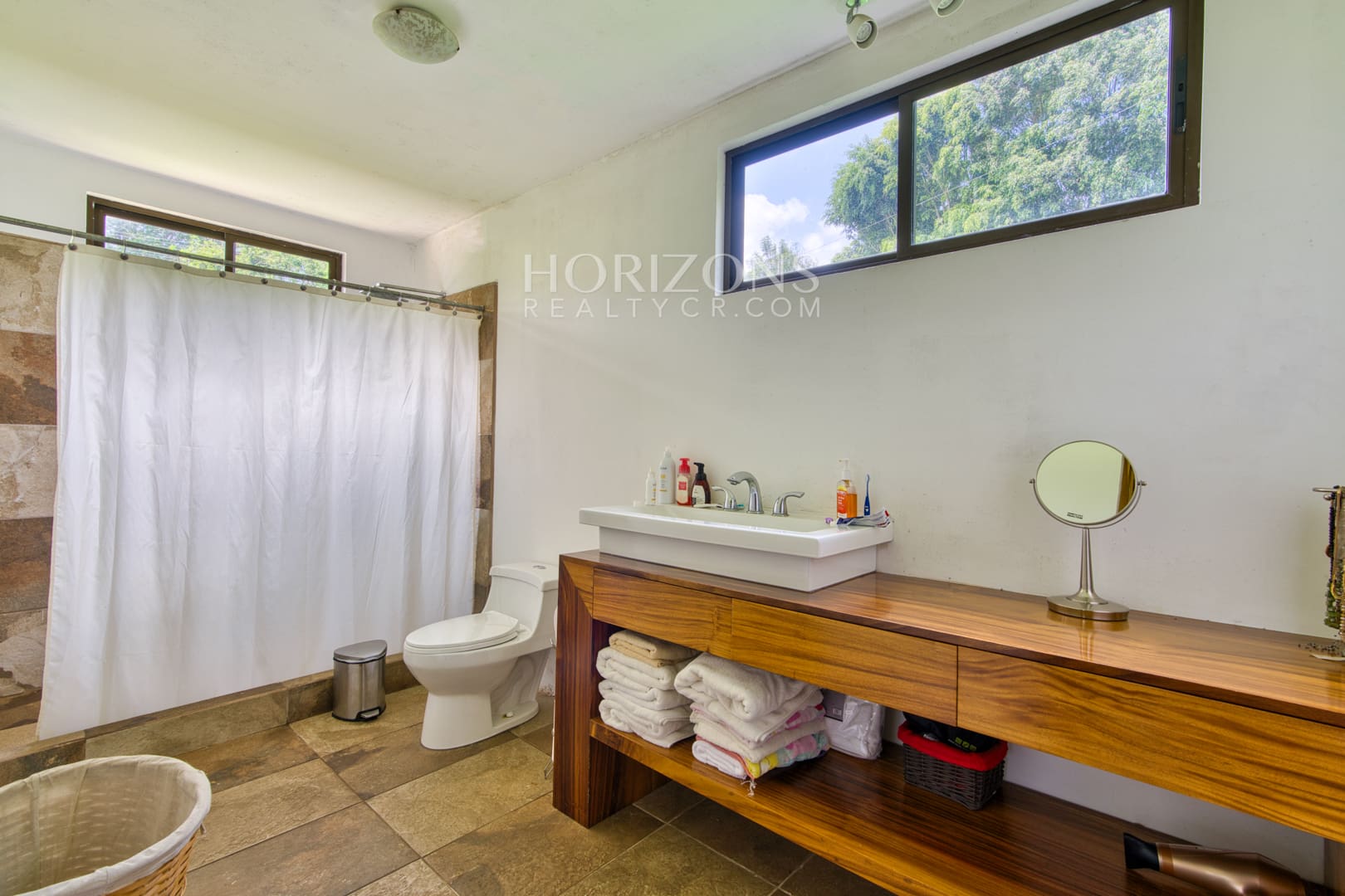 Se Vende Moderna Casa en Antolina Cartago Hermosas Vistas y Clima Fresco njc08