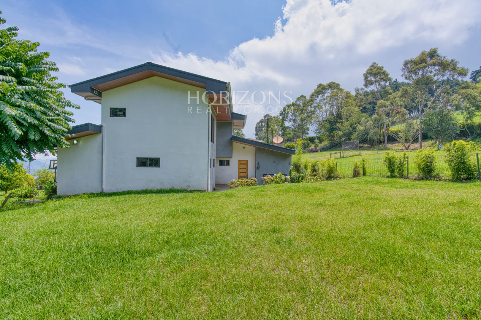 Se Vende Moderna Casa en Antolina Cartago Hermosas Vistas y Clima Fresco njc08