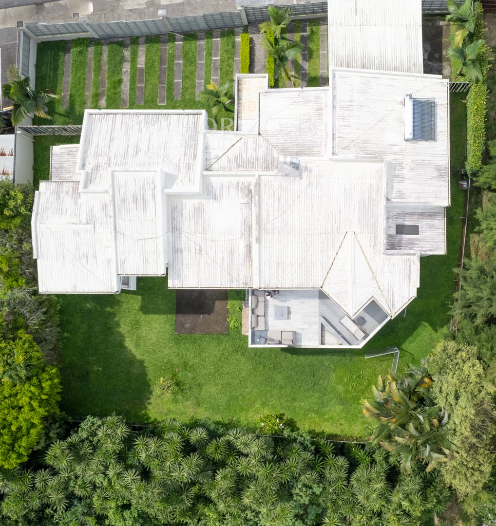 Moderna Casa en Venta Mata de Plátano a 12 Minutos de Rotonda Bandera 4 Habitaciones en Primer Nivel nja1274
