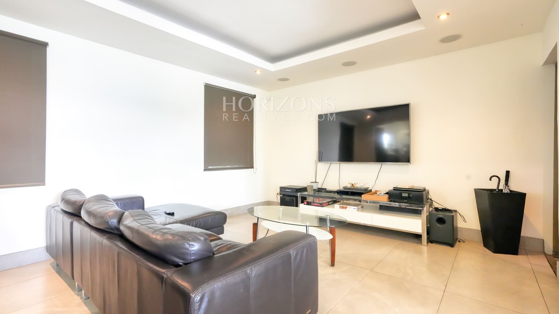 Moderna Casa en Venta Mata de Plátano a 12 Minutos de Rotonda Bandera 4 Habitaciones en Primer Nivel nja1274